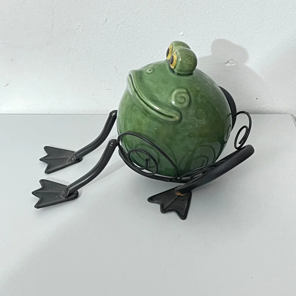 Unbranded Frog Figurine Home Decor OS Green Ceramic Metal Wire Frame Whimsical